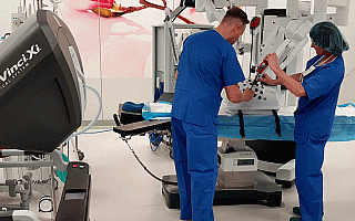 Nowy sprzęt medyczny w olsztyńskich placówkach. Robot chirurgiczny da Vinci po pierwszych operacjach